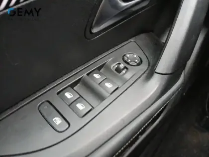 Photo 16 Peugeot 2008  Hybrid 145 e-DCS6