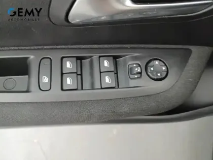 Photo 29 Peugeot 208  BlueHDi 100 S&S BVM6