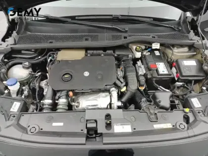 Photo 30 Peugeot 208  BlueHDi 100 S&S BVM6