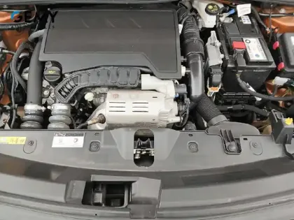 Photo 11 Peugeot 2008  PureTech 100 S&S BVM6