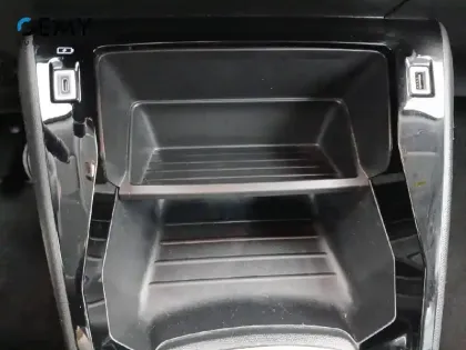 Photo 41 Peugeot 2008  PureTech 100 S&S BVM6