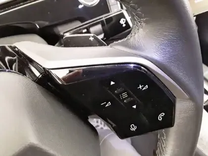 Photo 28 Peugeot 3008  Hybrid 136 e-DCS6