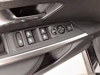 Photo 31 Peugeot 3008  Hybrid 136 e-DCS6