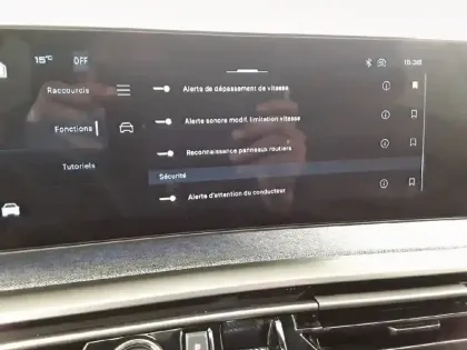 Photo 23 Peugeot 3008  Hybrid 136 e-DCS6