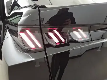 Photo 16 Peugeot 3008  Hybrid 136 e-DCS6