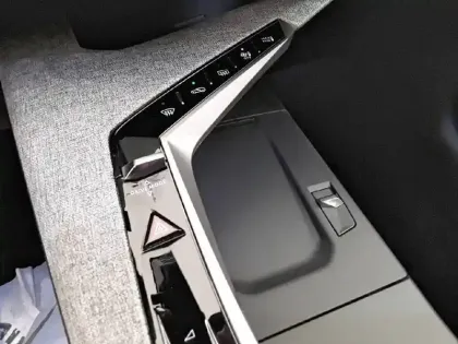 Photo 18 Peugeot 3008  Hybrid 136 e-DCS6