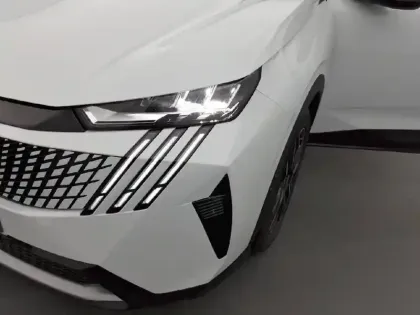 Photo 15 Peugeot 3008  Hybrid 136 e-DCS6