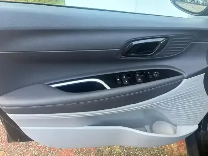 Photo 24 Hyundai Bayon  1.0 T-GDi 100 Hybrid 48V