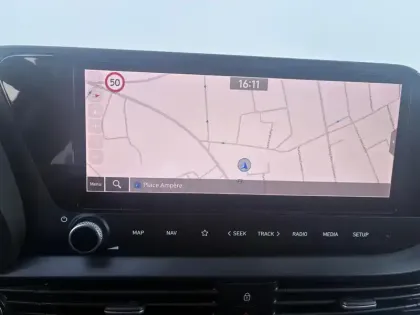 Photo 14 Hyundai Bayon  1.0 T-GDi 100 Hybrid 48V