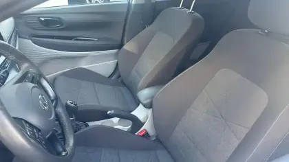 Photo 18 Hyundai Bayon  1.0 T-GDi 100 Hybrid 48V