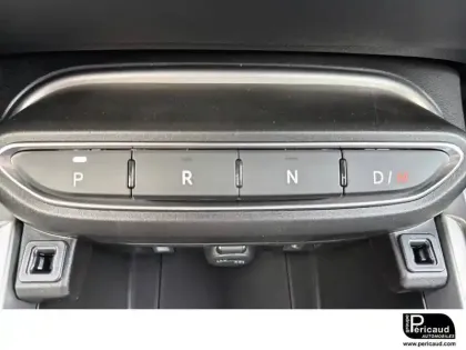 Photo 10 Jeep Avenger  1.2 Turbo T3 145 ch BVR6 4xe