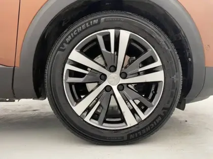 Photo 17 Peugeot 5008  PureTech 130ch S&S EAT8