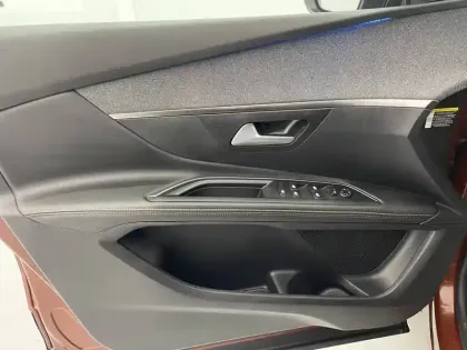 Photo 25 Peugeot 5008  PureTech 130ch S&S EAT8