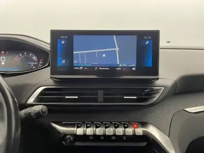 Photo 19 Peugeot 5008  PureTech 130ch S&S EAT8