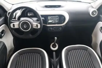 Photo 8 Renault Twingo  III E-Tech