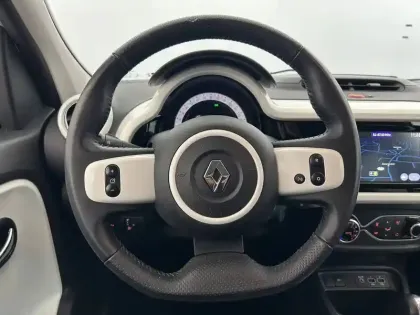 Photo 22 Renault Twingo  III E-Tech