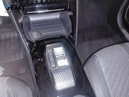 Photo 13 Peugeot 208  Hybrid 100 e-DCS6