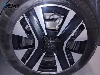 Photo 10 Peugeot 208  Hybrid 100 e-DCS6