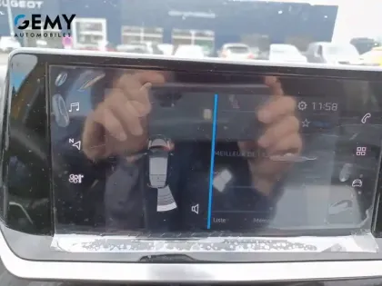 Photo 12 Peugeot 208  PureTech 100 S&S EAT8