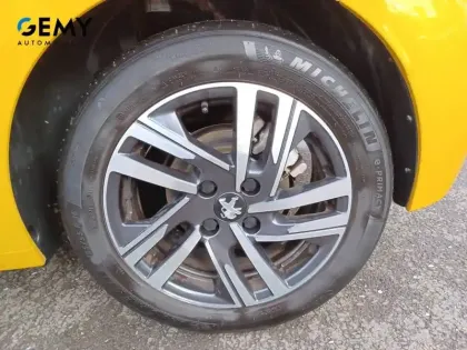 Photo 10 Peugeot 208  PureTech 100 S&S EAT8