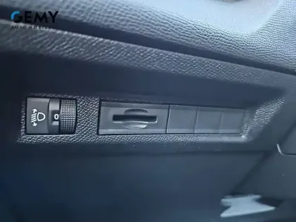 Photo 19 Peugeot 308  SW Hybrid 145 e-DCS6