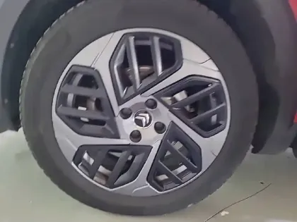 Photo 12 Citroën C4  BlueHDi 110 S&S BVM6