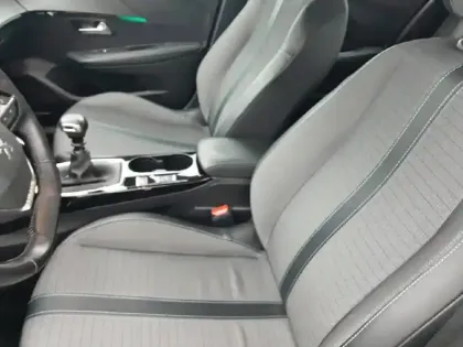 Photo 10 Peugeot 208  PureTech 100 S&S BVM6