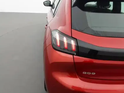 Photo 16 Peugeot 208  PureTech 100 S&S BVM6