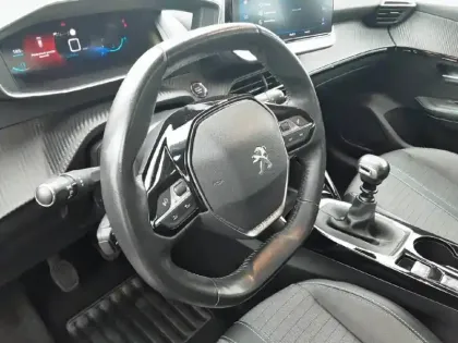 Photo 8 Peugeot 208  PureTech 100 S&S BVM6