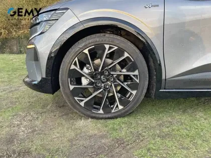 Photo 10 Renault Megane  E-Tech 220 ch autonomie confort