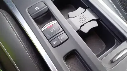 Photo 18 Renault Megane Mégane IV Berline TCe 140 EDC FAP