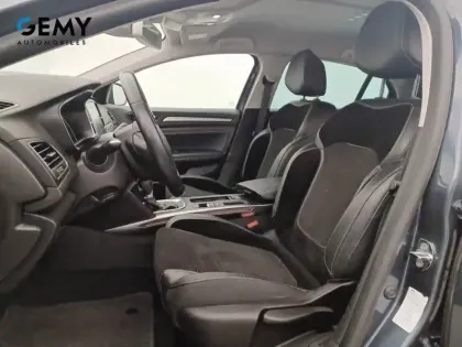 Photo 30 Renault Megane Mégane IV Berline TCe 140 EDC FAP