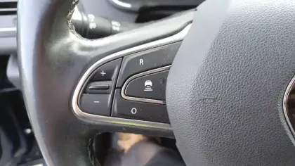 Photo 15 Renault Megane Mégane IV Berline TCe 140 EDC FAP