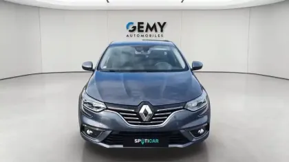 Photo 8 Renault Megane Mégane IV Berline TCe 140 EDC FAP