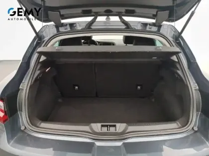 Photo 27 Renault Megane Mégane IV Berline TCe 140 EDC FAP