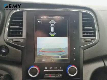 Photo 42 Renault Megane Mégane IV Berline TCe 140 EDC FAP