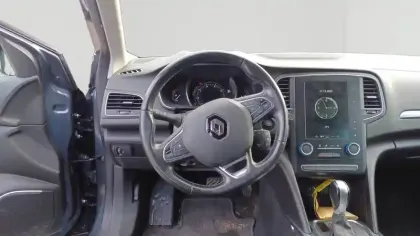 Photo 11 Renault Megane Mégane IV Berline TCe 140 EDC FAP