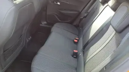 Photo 12 Peugeot 2008  PureTech 130 S&S EAT8