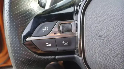 Photo 16 Peugeot 2008  PureTech 130 S&S EAT8