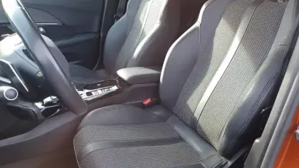 Photo 10 Peugeot 2008  PureTech 130 S&S EAT8