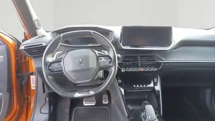 Photo 13 Peugeot 2008  PureTech 130 S&S EAT8