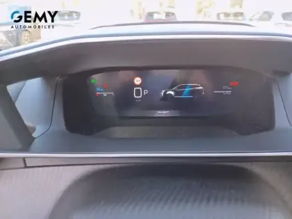 Photo 45 Peugeot 2008  Hybrid 145 e-DCS6