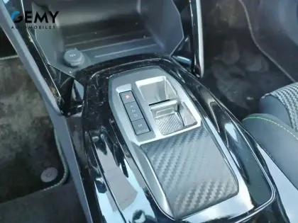 Photo 46 Peugeot 2008  Hybrid 145 e-DCS6