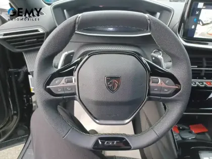 Photo 12 Peugeot 2008  Hybrid 145 e-DCS6