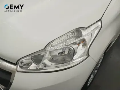 Photo 35 Peugeot 208  AFFAIRE BLUEHDI 100 S&S BVM5