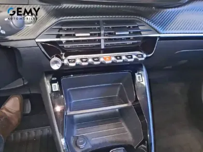 Photo 13 Peugeot 2008  Electrique 136 ch