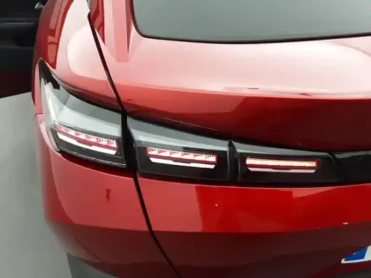 Photo 16 Peugeot 408  PureTech 130 ch S&S EAT8