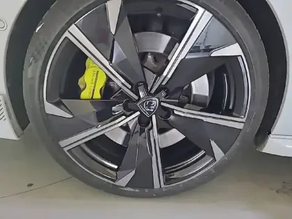 Photo 12 Peugeot 508  SW Hybrid4 360 e-EAT8 Peugeot Sport Engineered