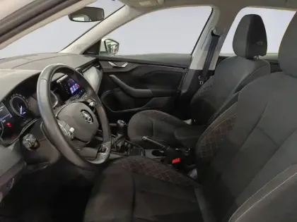 Photo 8 Skoda Kamiq  1.0 TSI Evo 110 ch BVM6