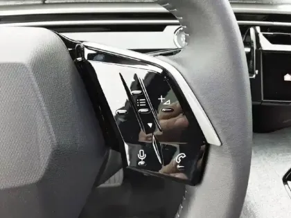 Photo 51 Peugeot 3008  Hybrid 145 e-DCS6